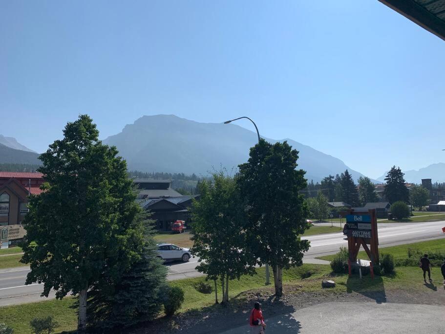 Mountain Modern Hideaway Canmore Exterior foto