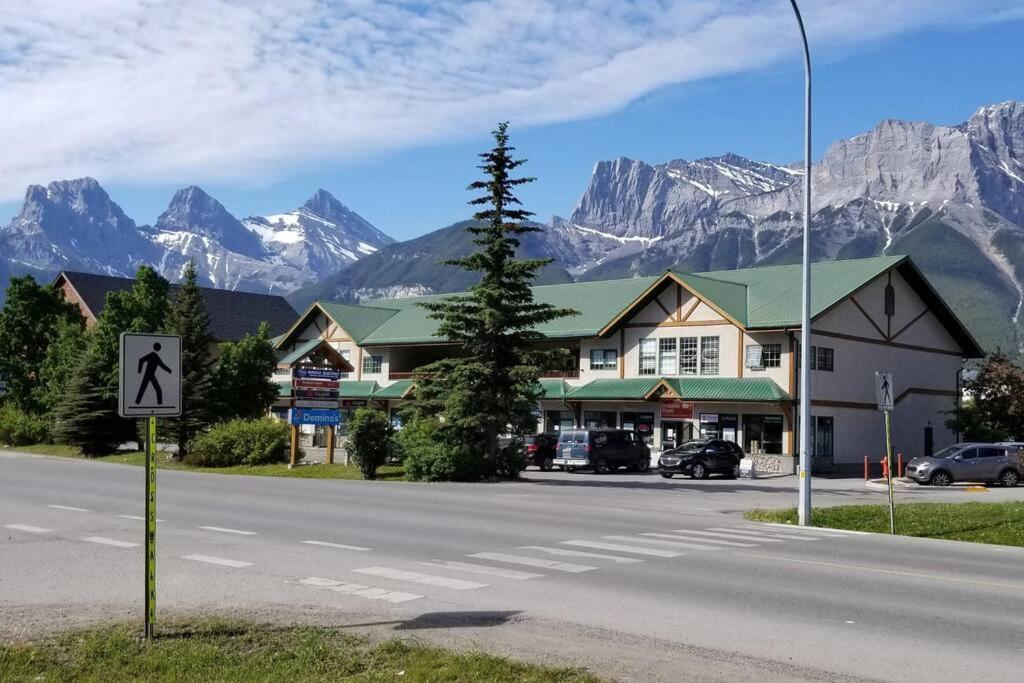 Mountain Modern Hideaway Canmore Exterior foto