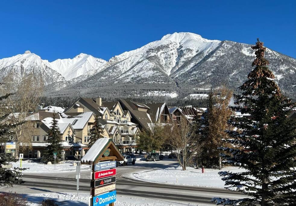 Mountain Modern Hideaway Canmore Exterior foto